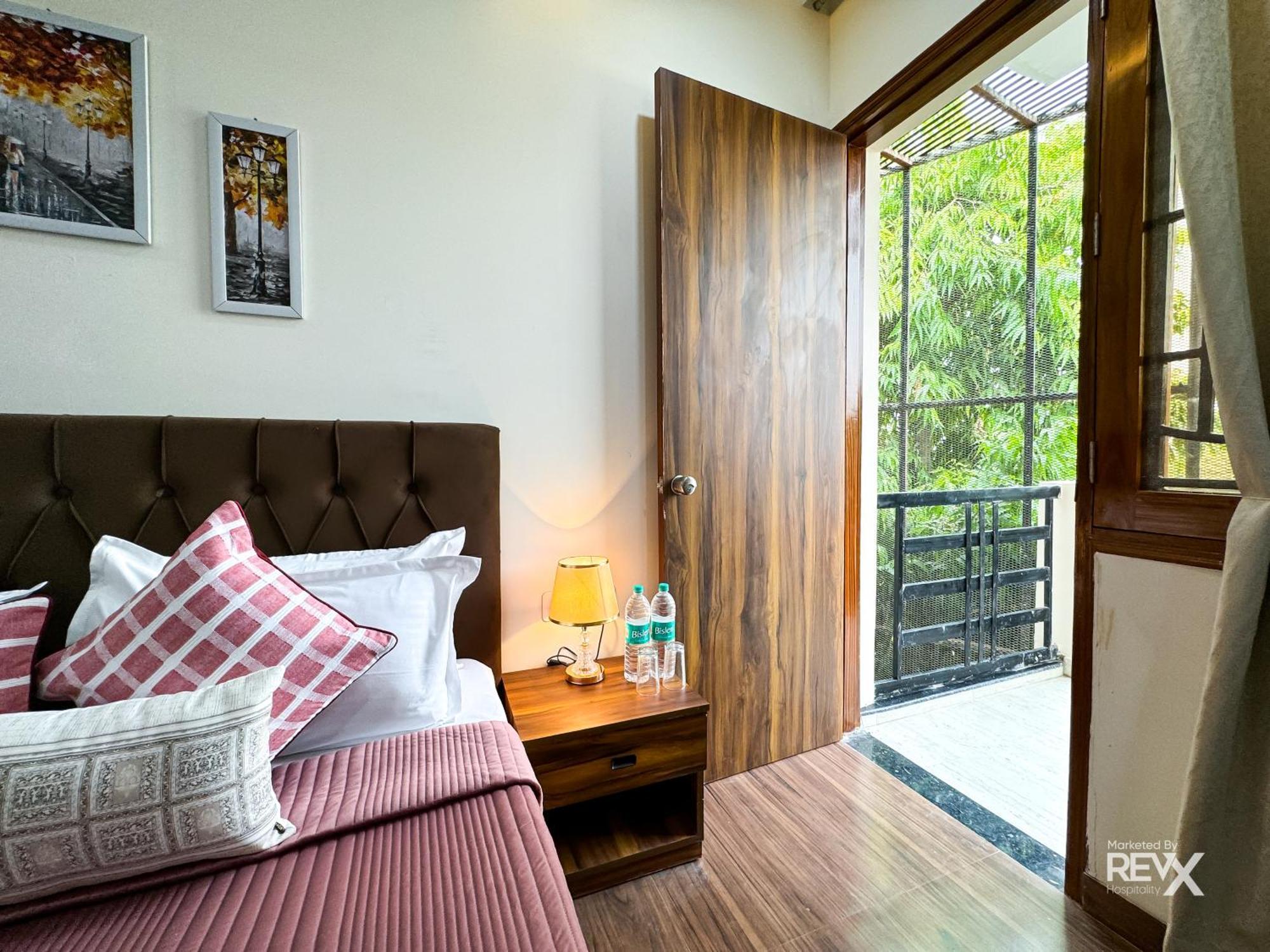Guru Sadan A Luxe Stay Ayodhya Eksteriør billede