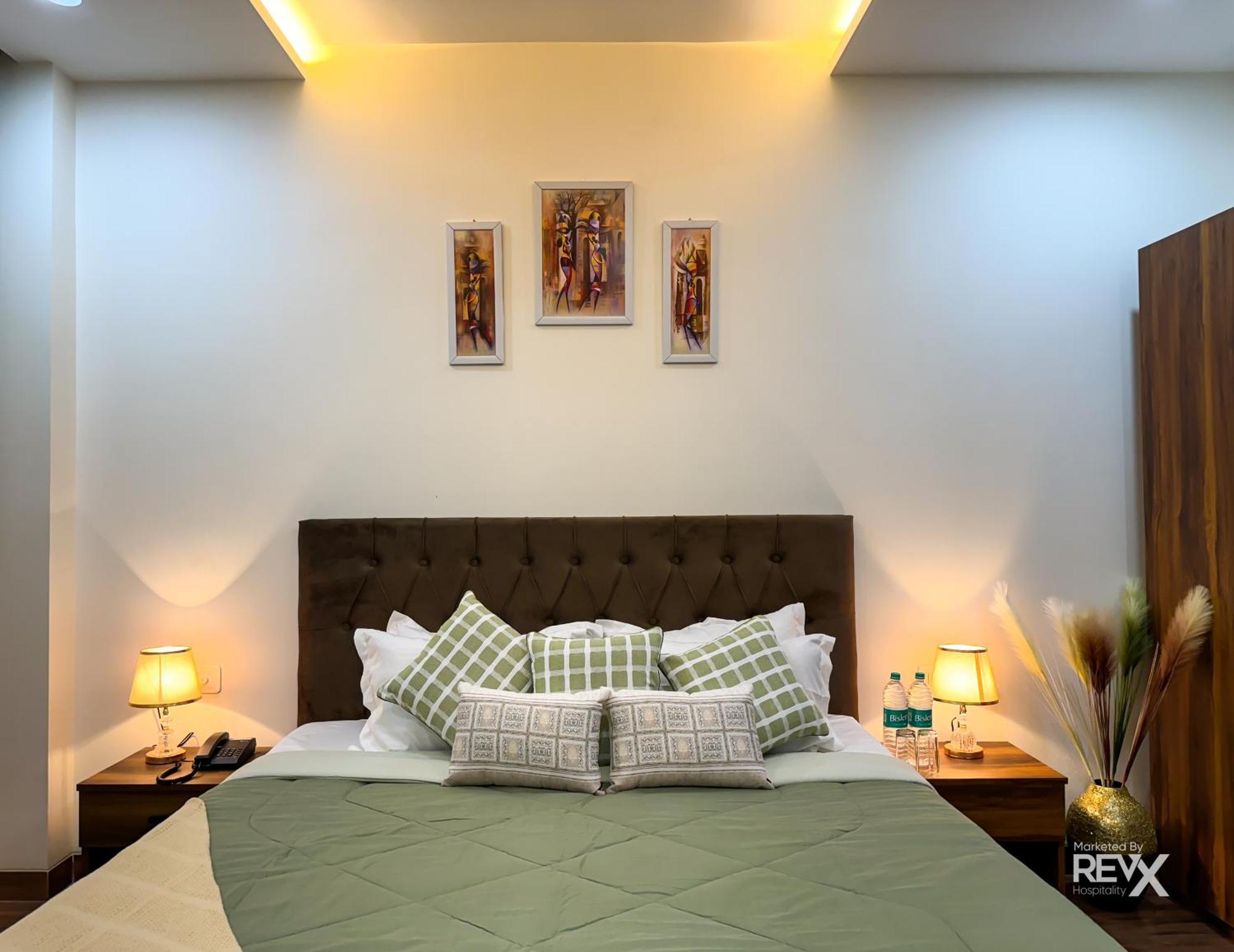 Guru Sadan A Luxe Stay Ayodhya Eksteriør billede